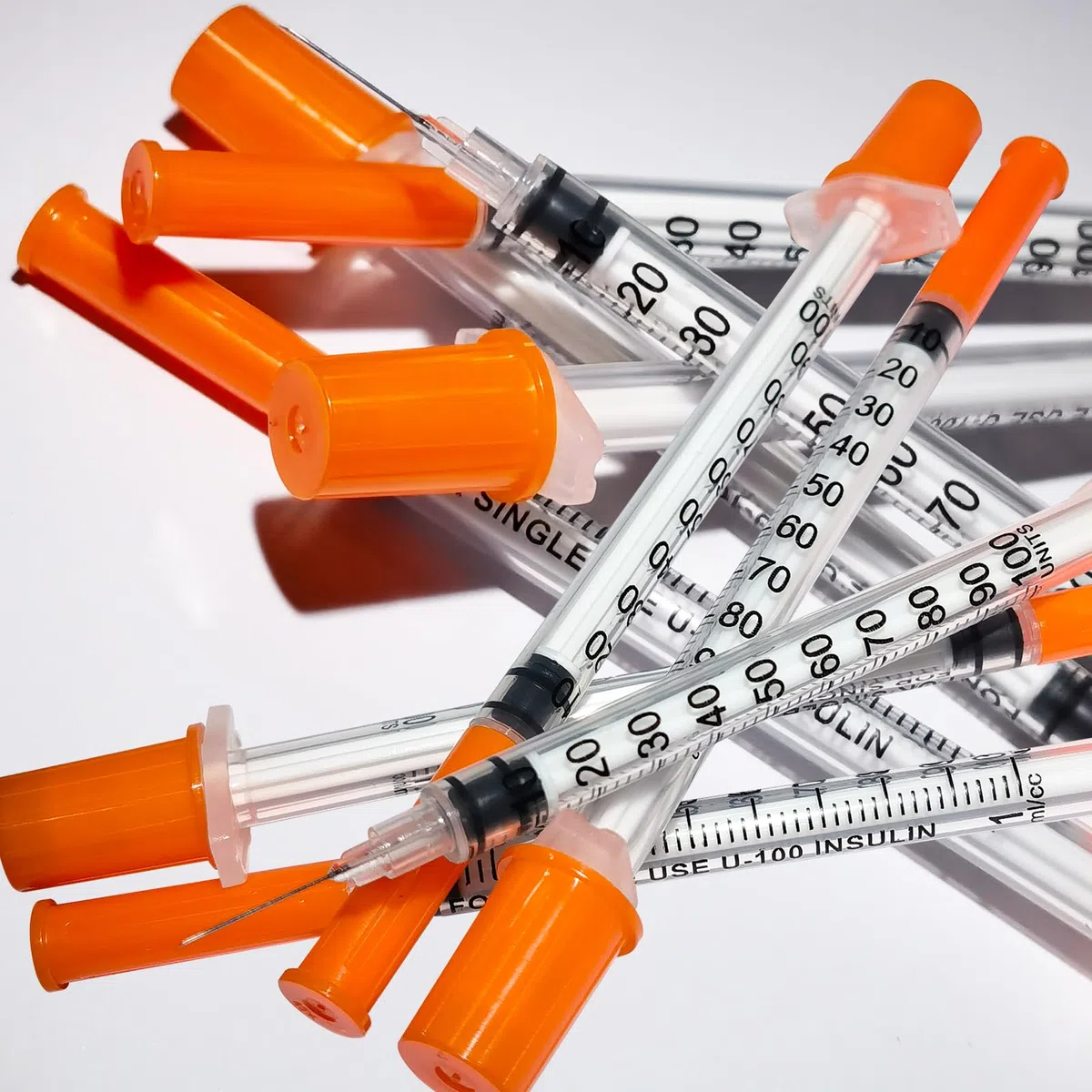Paquete de 100 pipetas de plástico desechables de laboratorio de 1 ml/cc de 30 Ga (0,3 x 13 mm), selladas individualmente